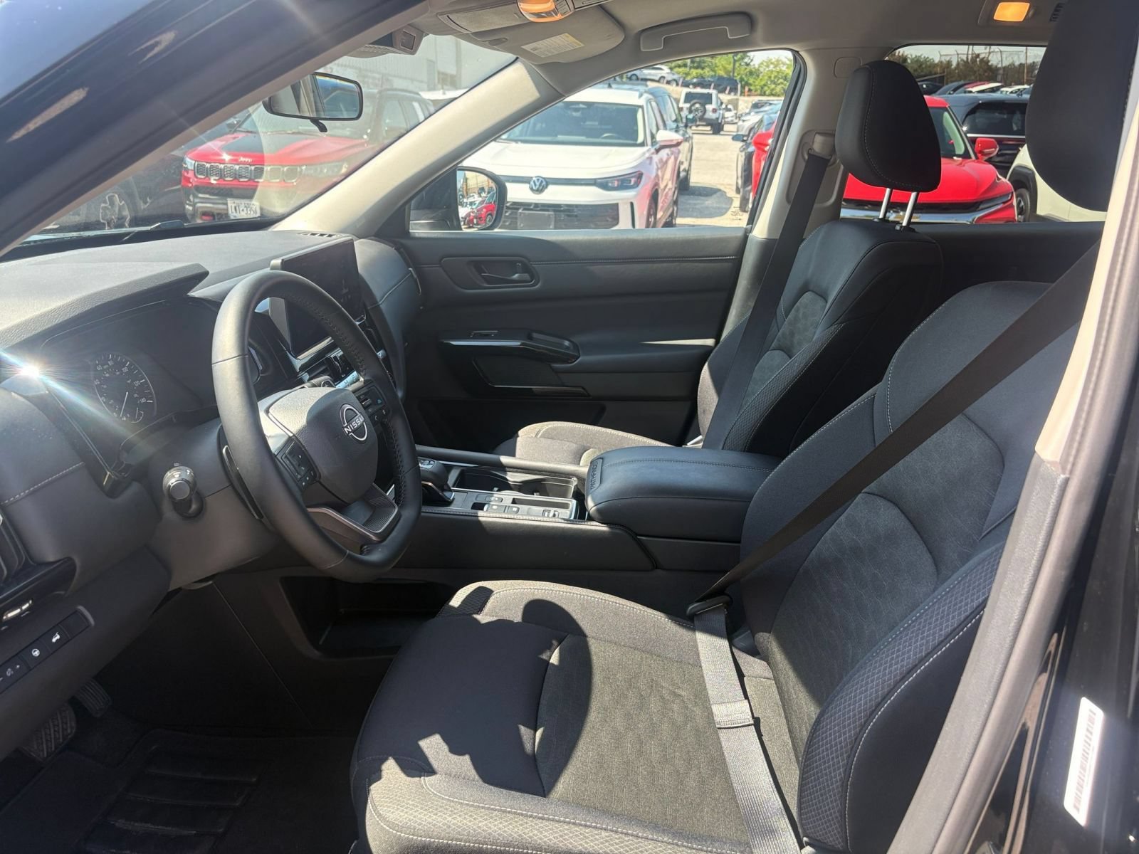 Used 2026 Nissan Pathfinder SV FWD image 19