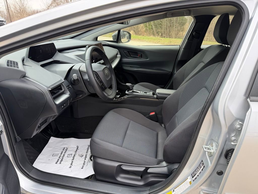 Used 2024 Toyota Prius LE image 11