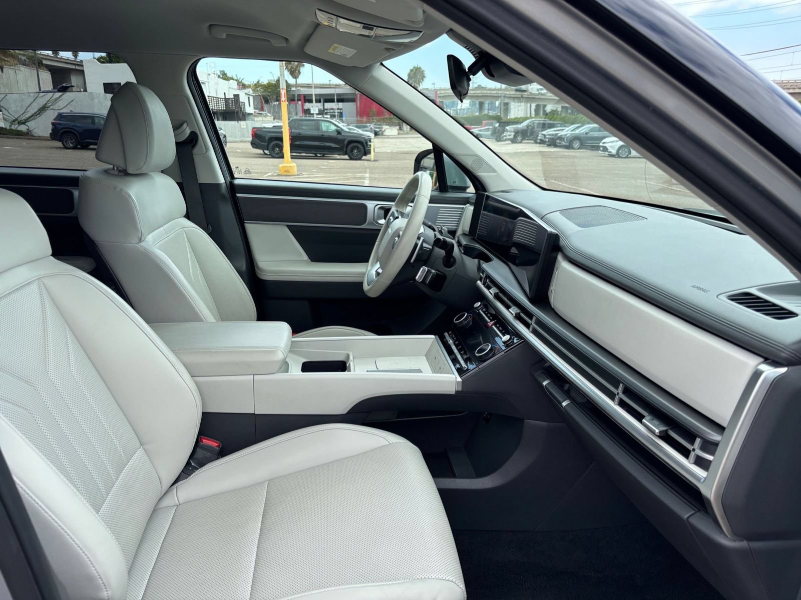 Used 2025 Hyundai Santa Fe SEL AWD/4WD image 38