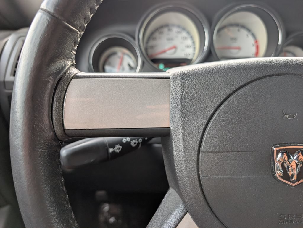 Used 2009 Dodge Challenger R/T RWD image 28