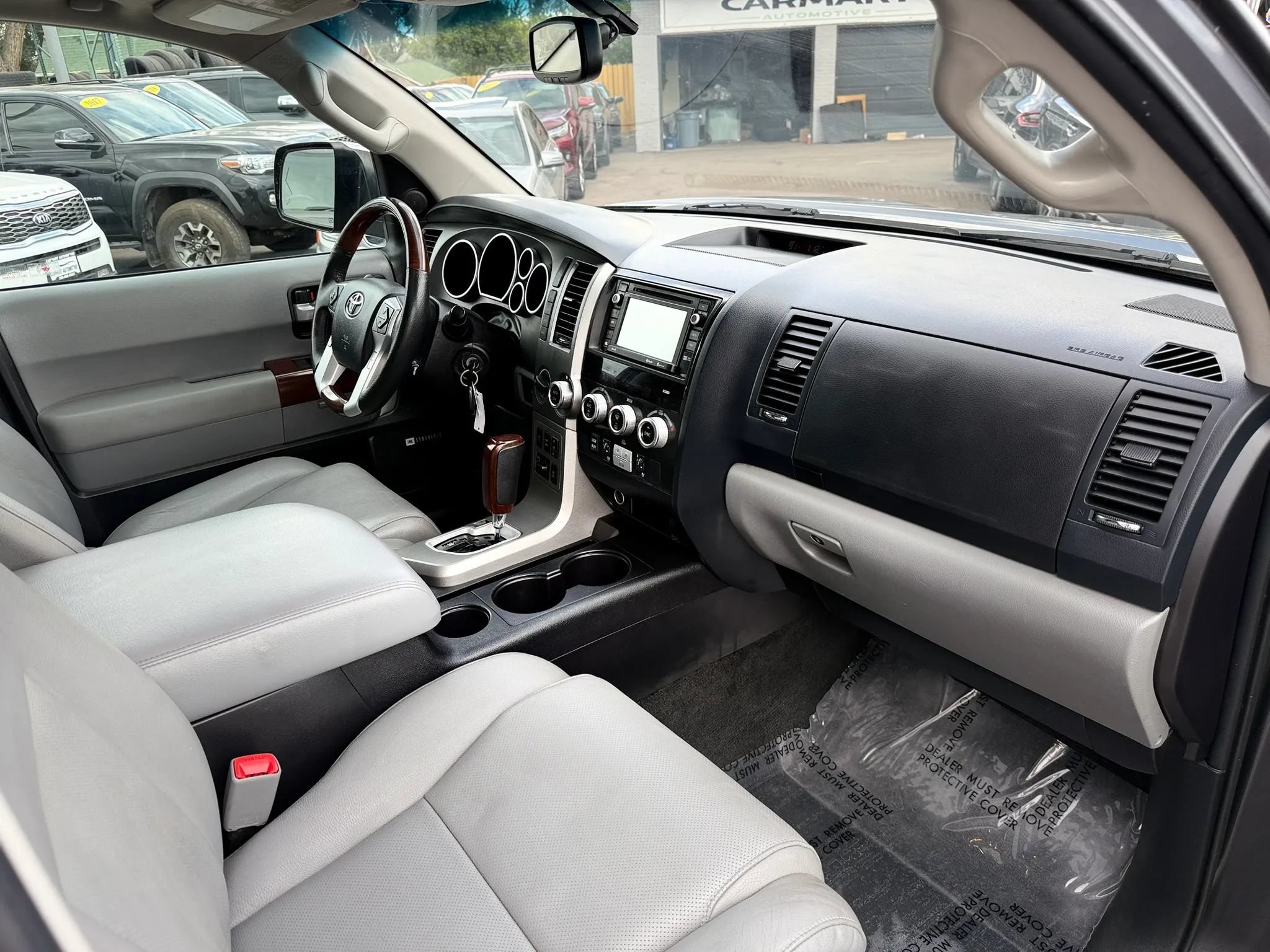 Used 2017 Toyota Sequoia Platinum AWD/4WD image 22