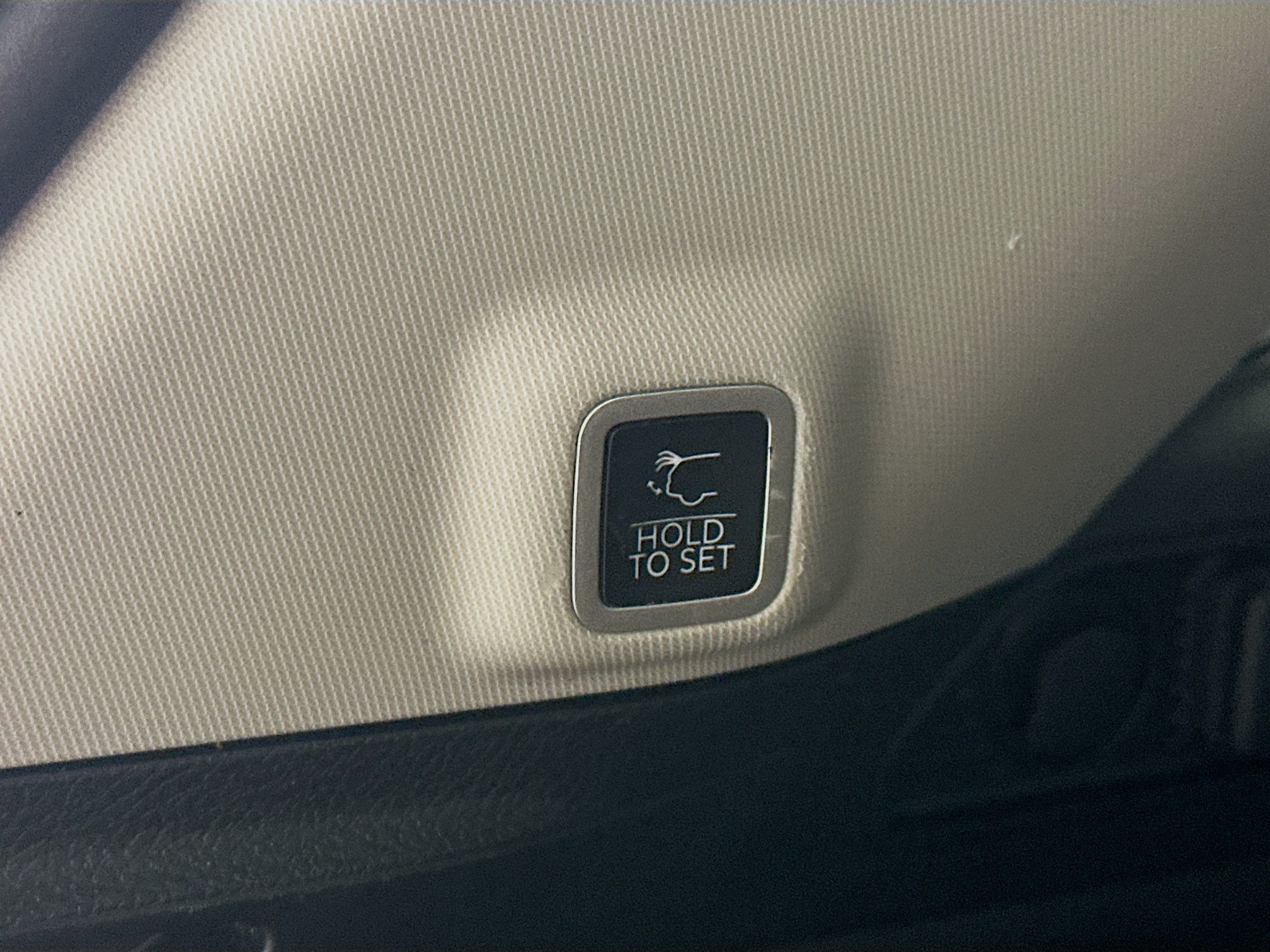 Used 2023 Jeep Grand Cherokee Limited AWD/4WD image 31
