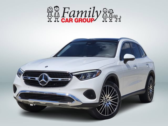Used 2025 Mercedes-Benz GLC 300 4MATIC image 1