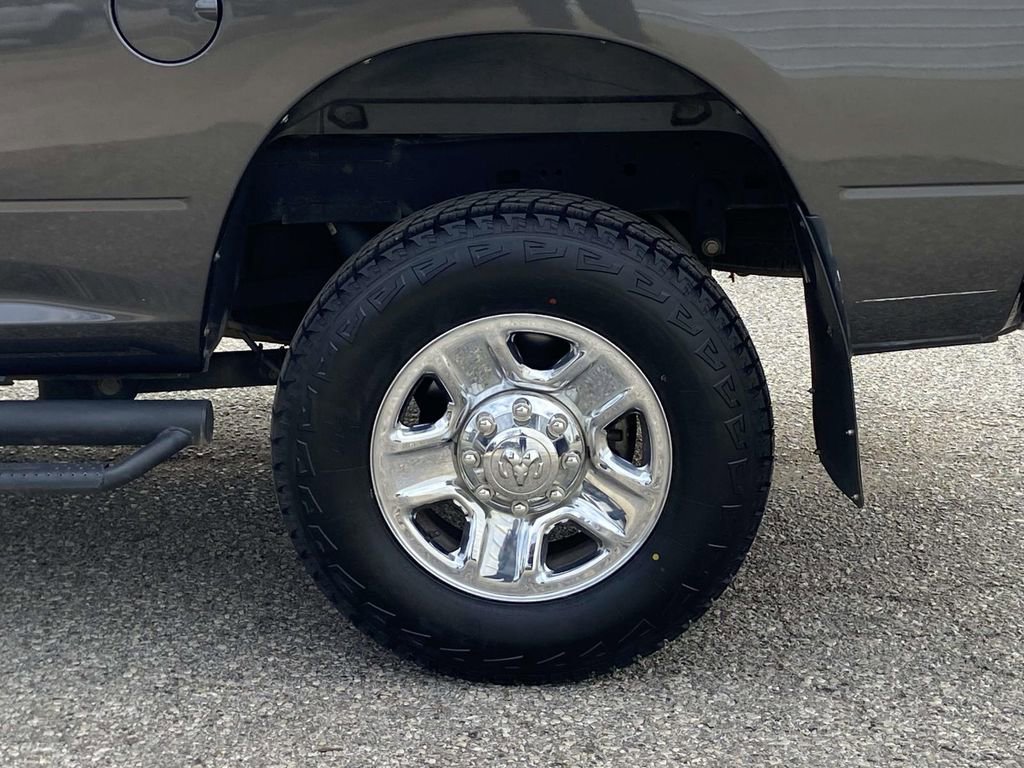 Used 2017 RAM 2500 Tradesman w/ Chrome Appearance Group AWD/4WD image 9