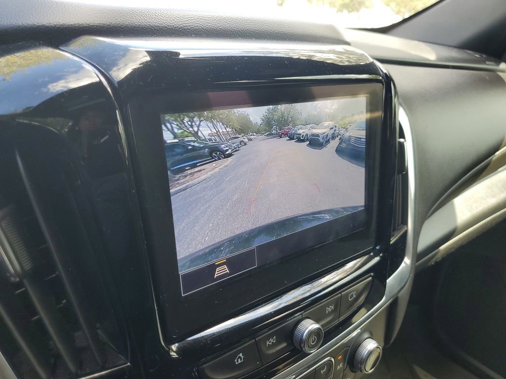 Used 2023 Chevrolet Traverse LT image 32