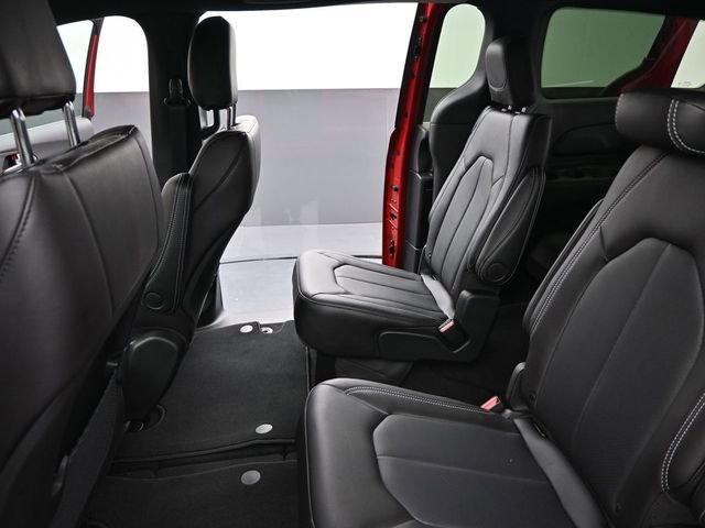 New 2026 Chrysler Voyager LX image 14