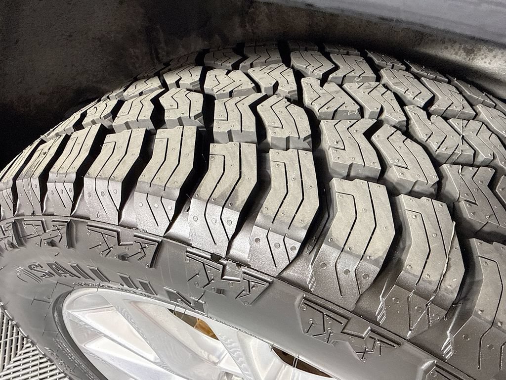Used 2016 Ford Expedition Limited w/ Equipment Group 301A AWD/4WD image 36