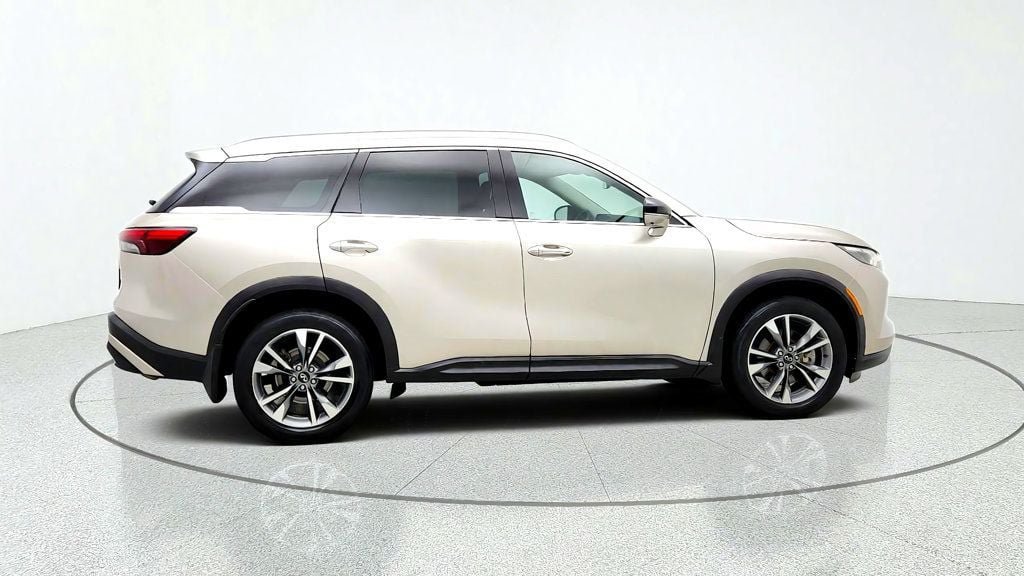 Used 2023 INFINITI QX60 Luxe AWD/4WD image 4