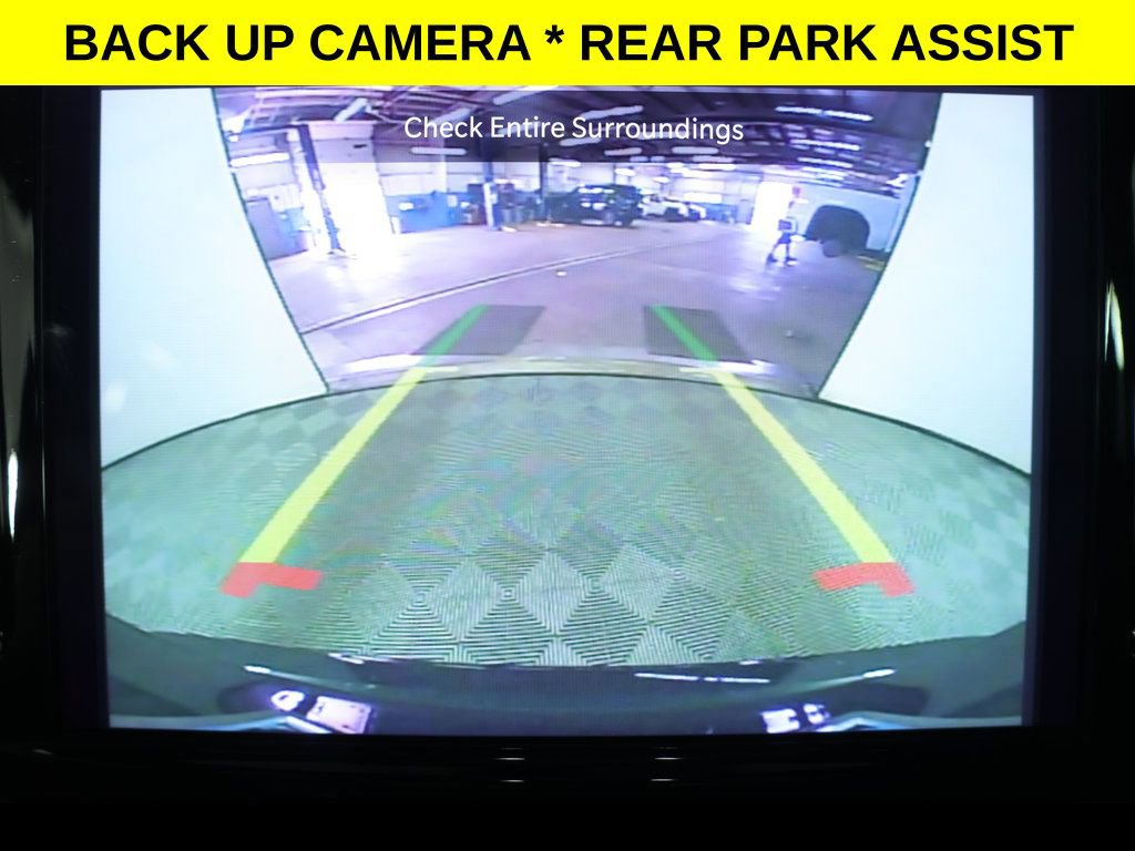 Used 2025 Chrysler Pacifica Select FWD image 5