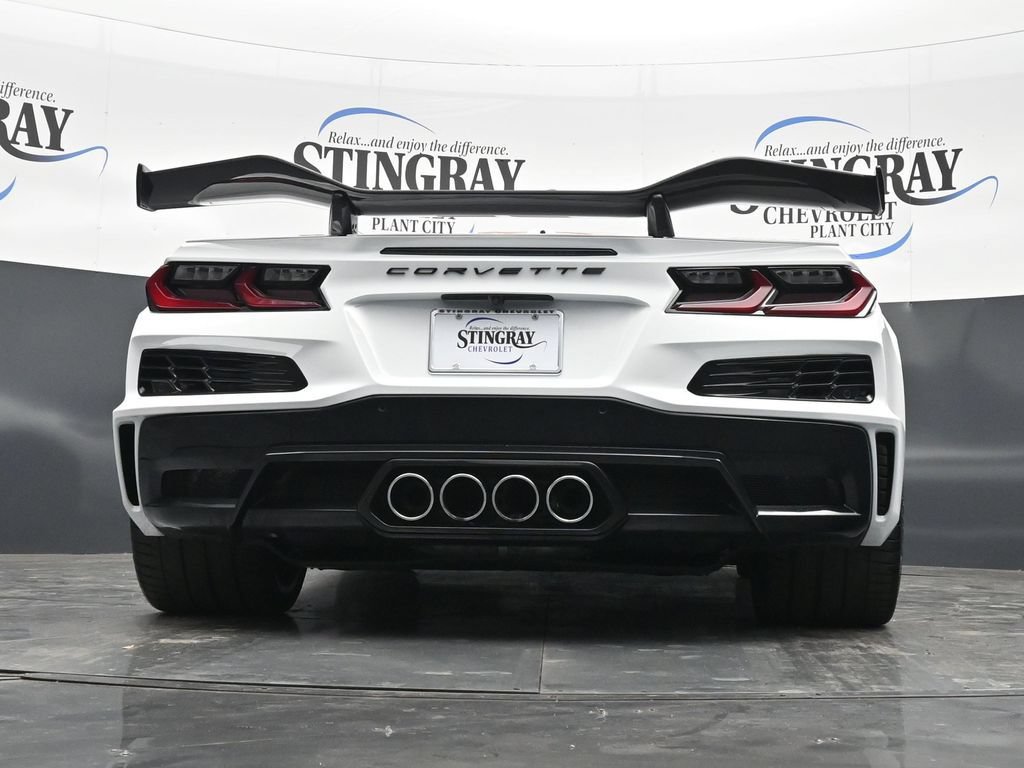 Used 2025 Chevrolet Corvette Z06 w/ Stealth Interior Trim Package RWD image 31