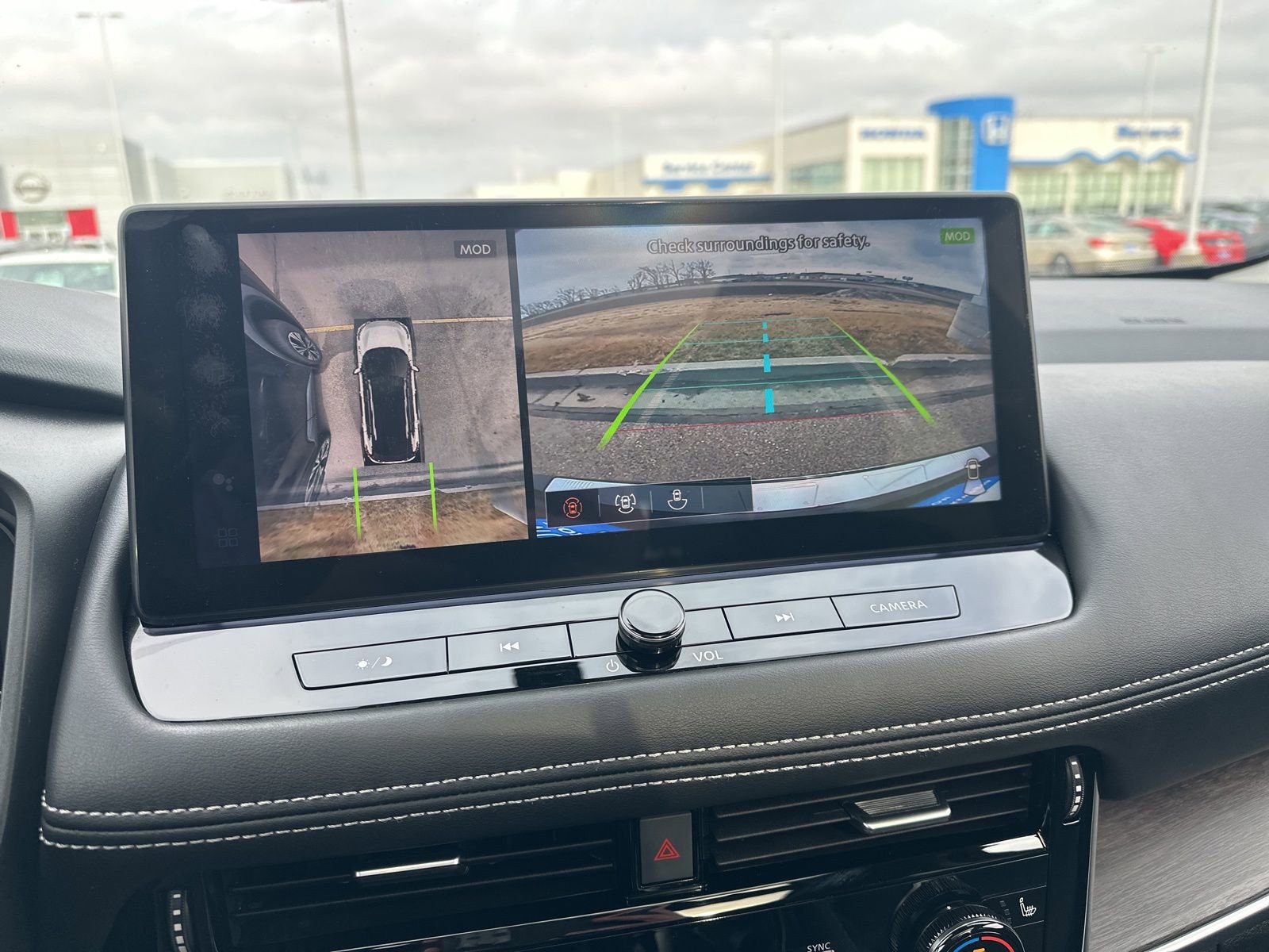 Used 2024 Nissan Rogue Platinum image 56