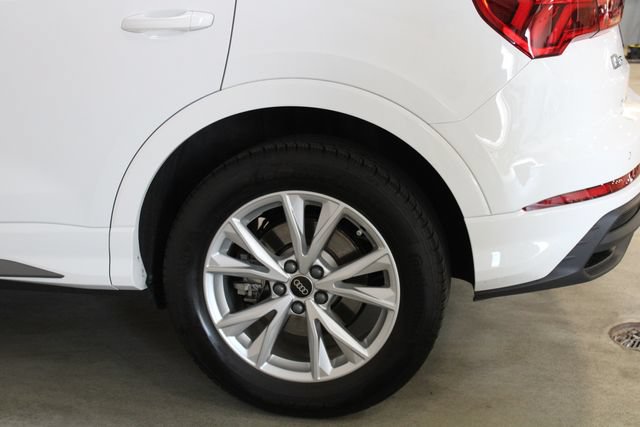 Used 2024 Audi Q3 2.0T Premium w/ Convenience Package AWD/4WD image 29