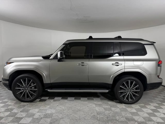 Used 2024 Lexus GX 550 w/ Accessory Package (Z1) AWD/4WD image 3