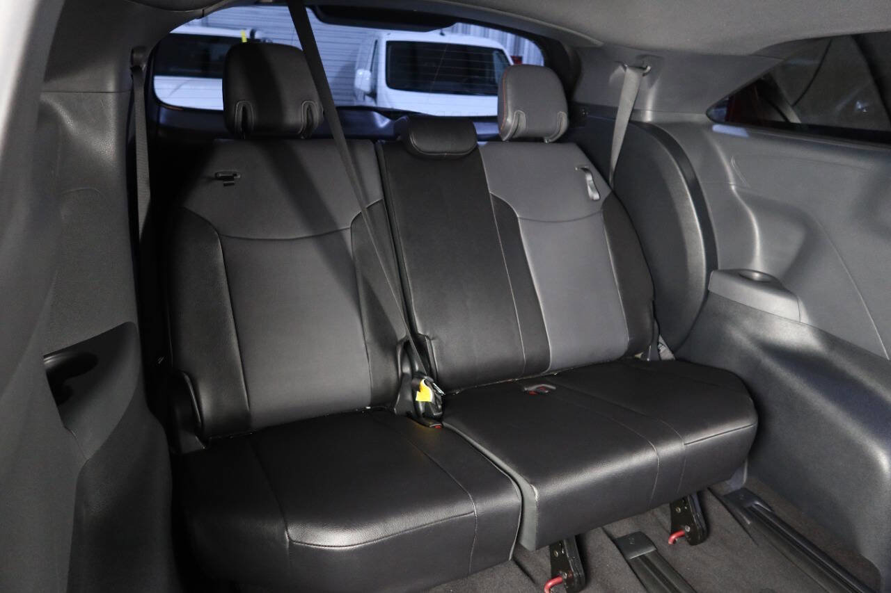 Used 2024 Toyota Sienna XSE image 16