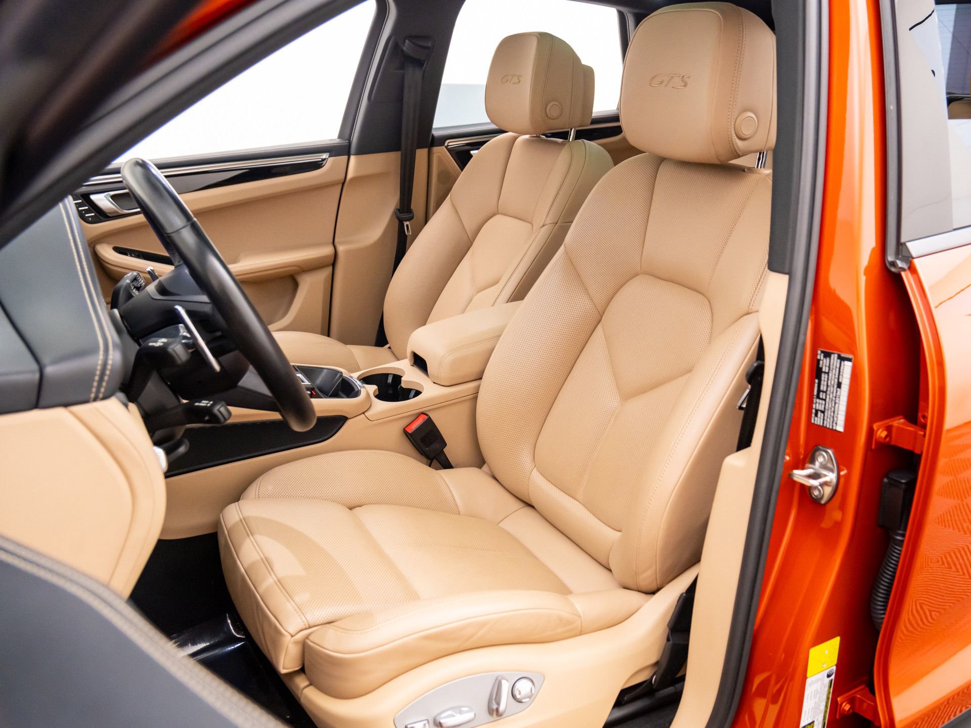 Certified 2022 Porsche Macan GTS AWD/4WD image 5