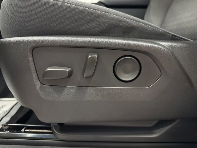 Used 2023 Chevrolet Silverado 1500 LT Trail Boss w/ Protection Package image 28