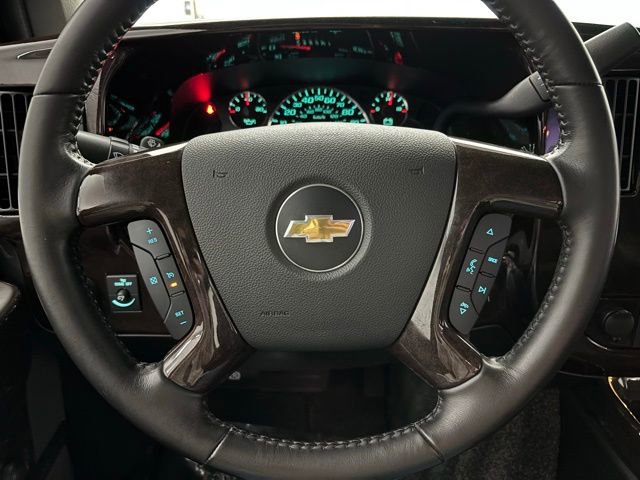 Used 2017 Chevrolet Express 2500 Extended image 32