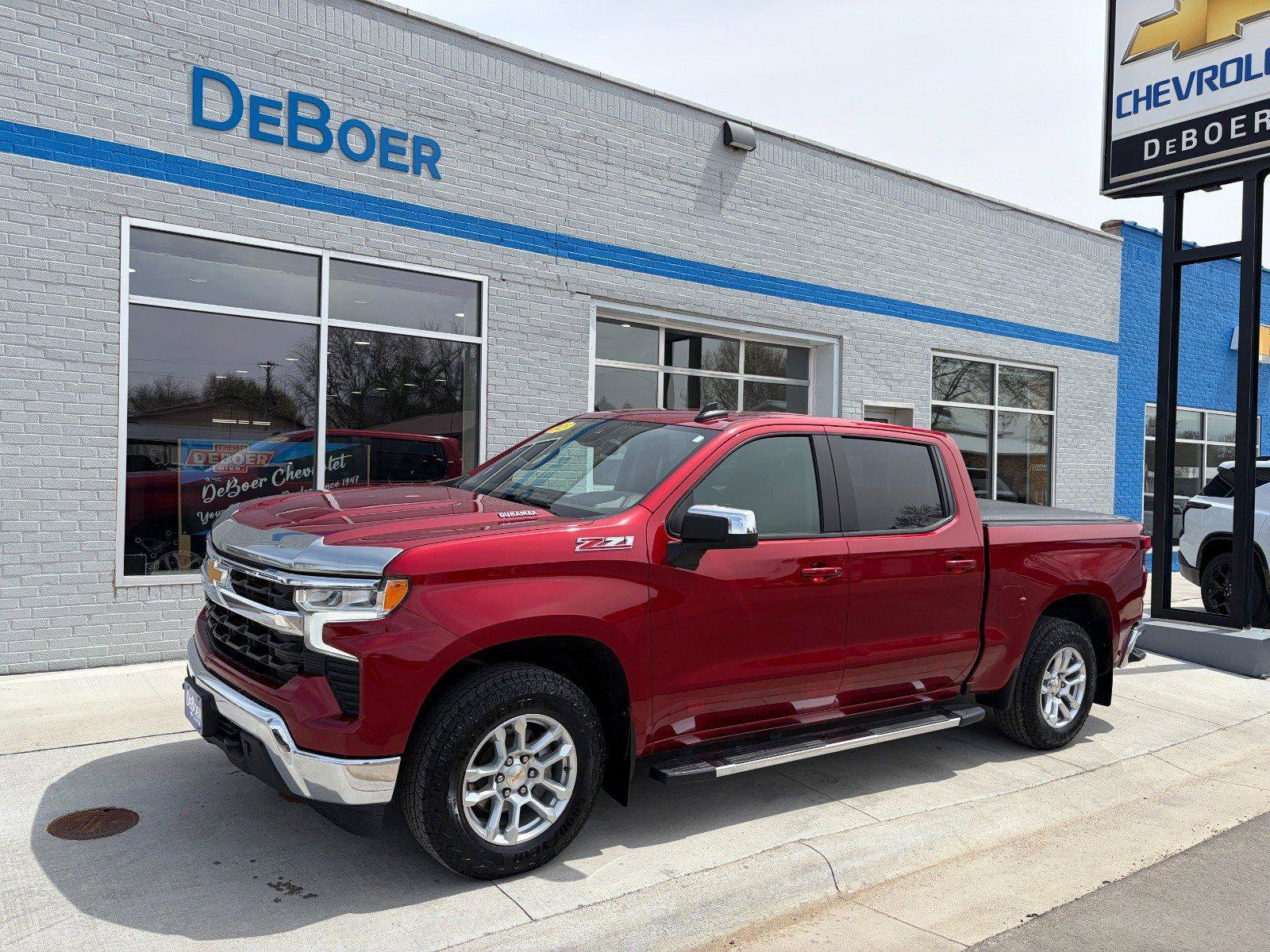 Used 2023 Chevrolet Silverado 1500 LT AWD/4WD image 1