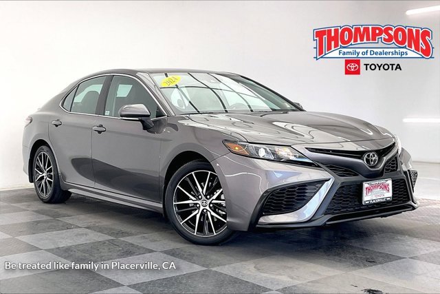 Used 2024 Toyota Camry SE image 1