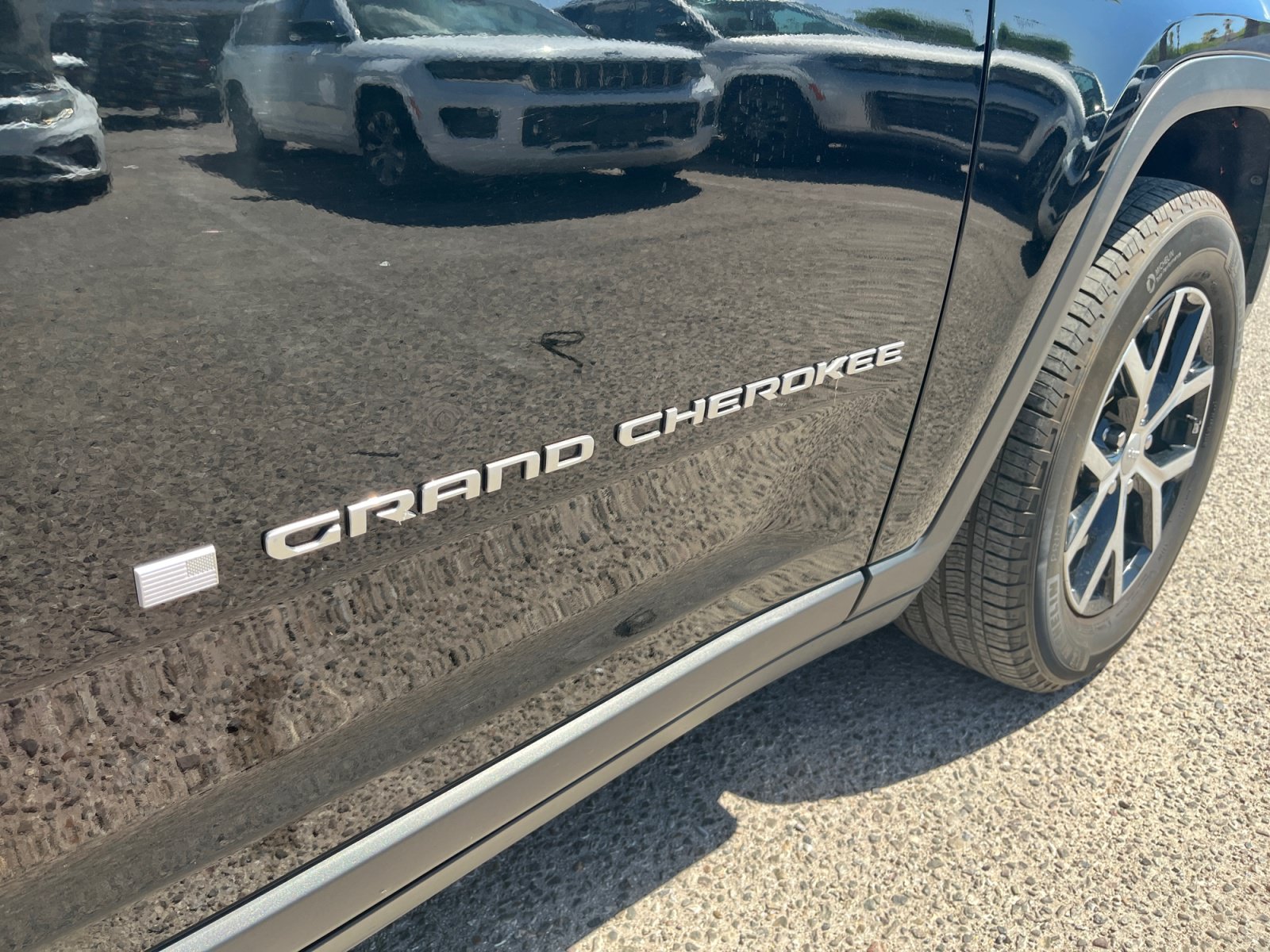 Certified 2024 Jeep Grand Cherokee Limited RWD image 31
