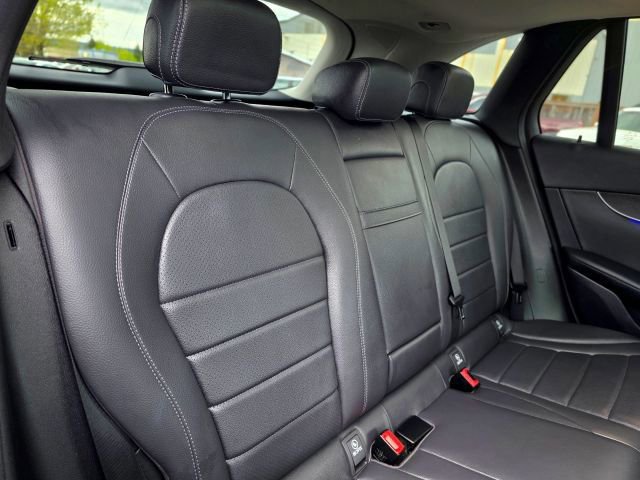 Used 2020 Mercedes-Benz GLC 300 4MATIC image 37