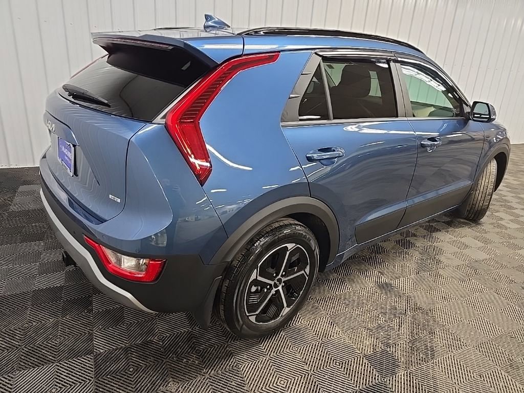 Used 2023 Kia Niro EX FWD image 10