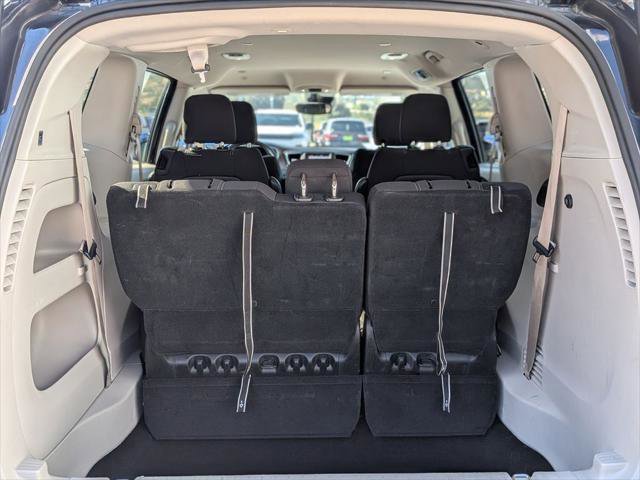 Certified 2023 Chrysler Voyager LX FWD image 6