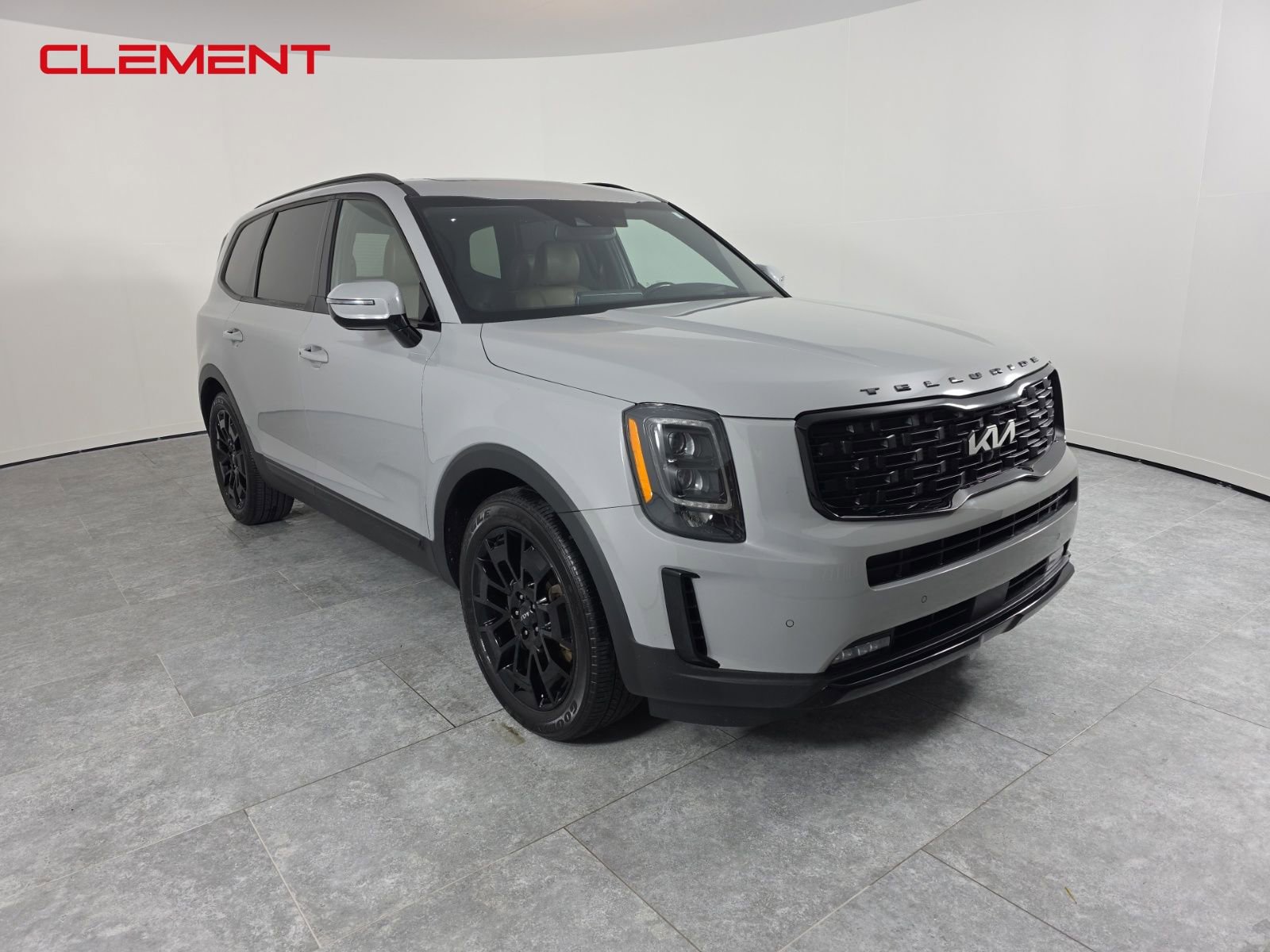Used 2022 Kia Telluride SX w/ SX Prestige Package image 3