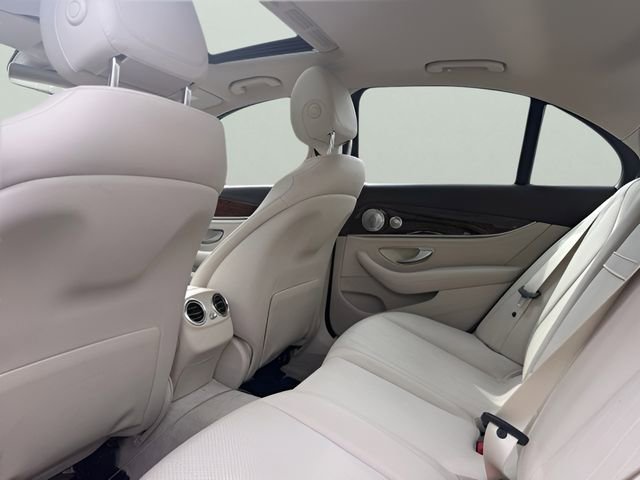 Used 2017 Mercedes-Benz E 300 4MATIC image 9