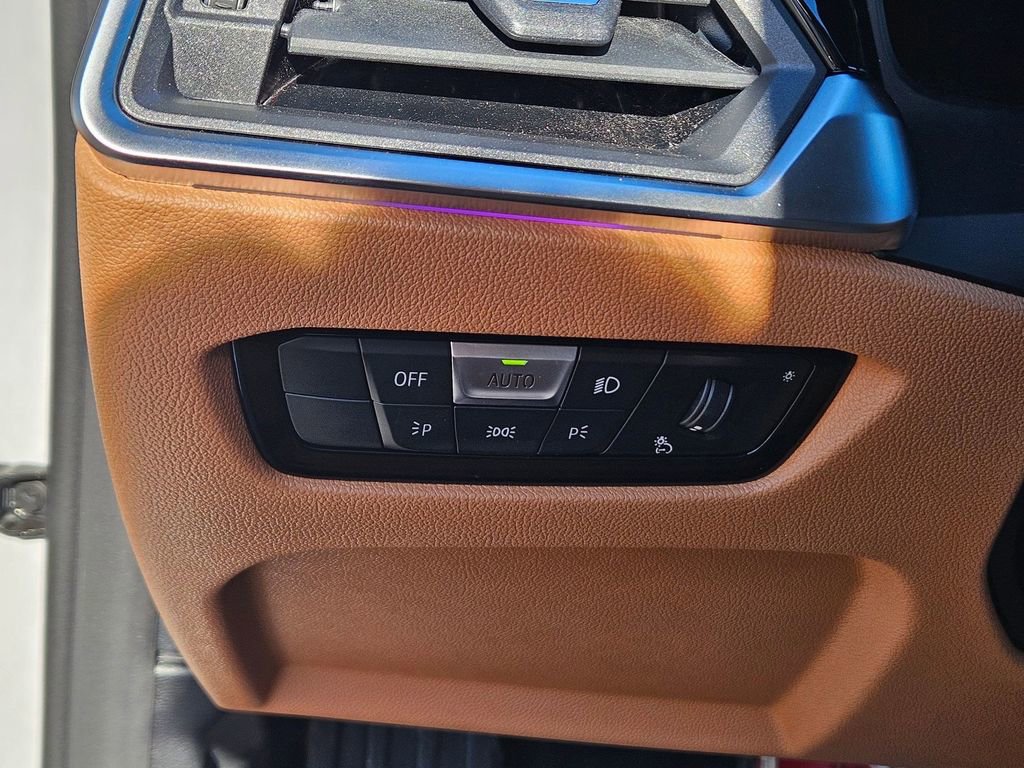 Used 2023 BMW 430i xDrive Convertible w/ Premium Package image 26