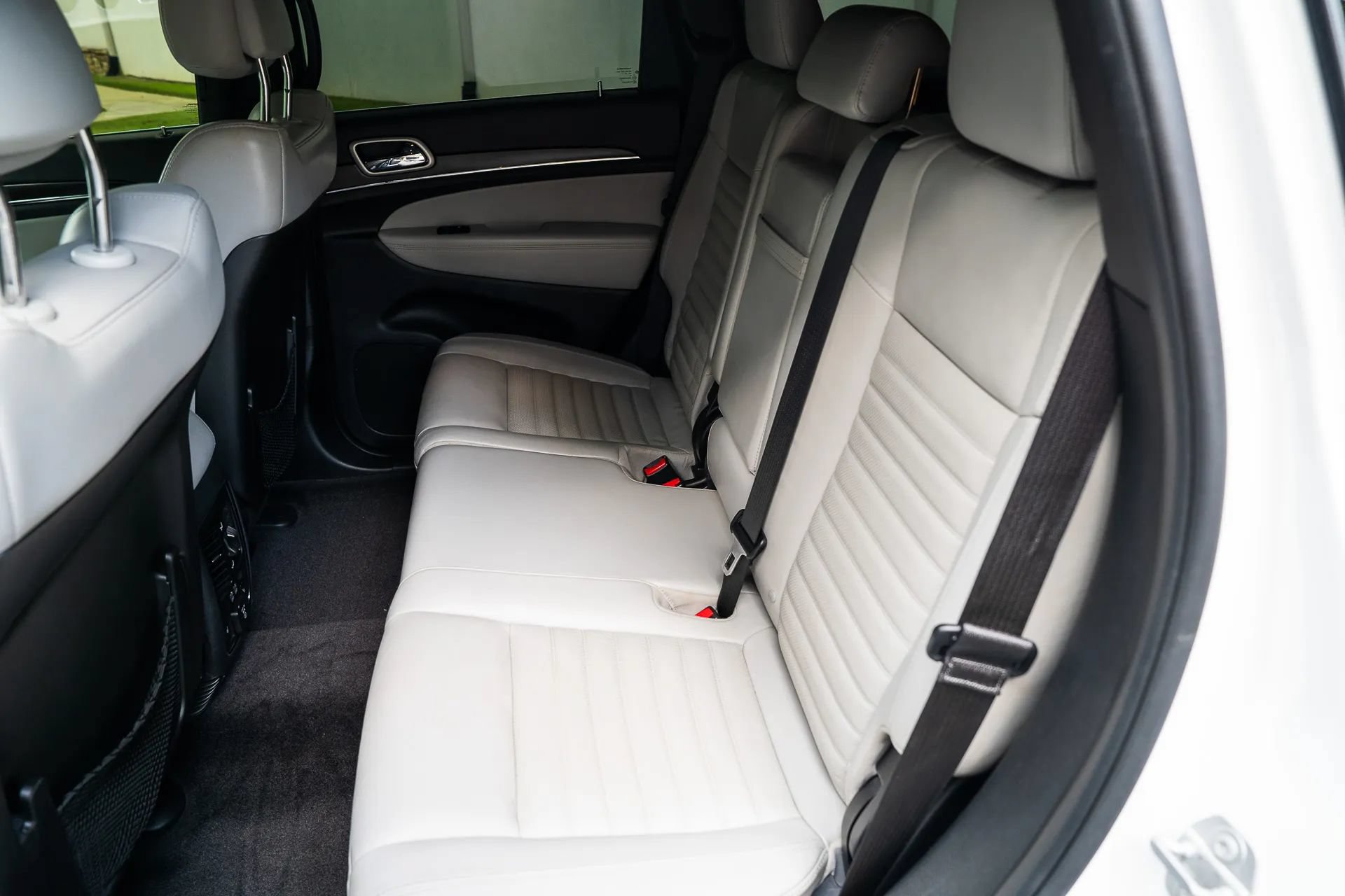 Used 2018 Jeep Grand Cherokee Limited AWD/4WD image 28