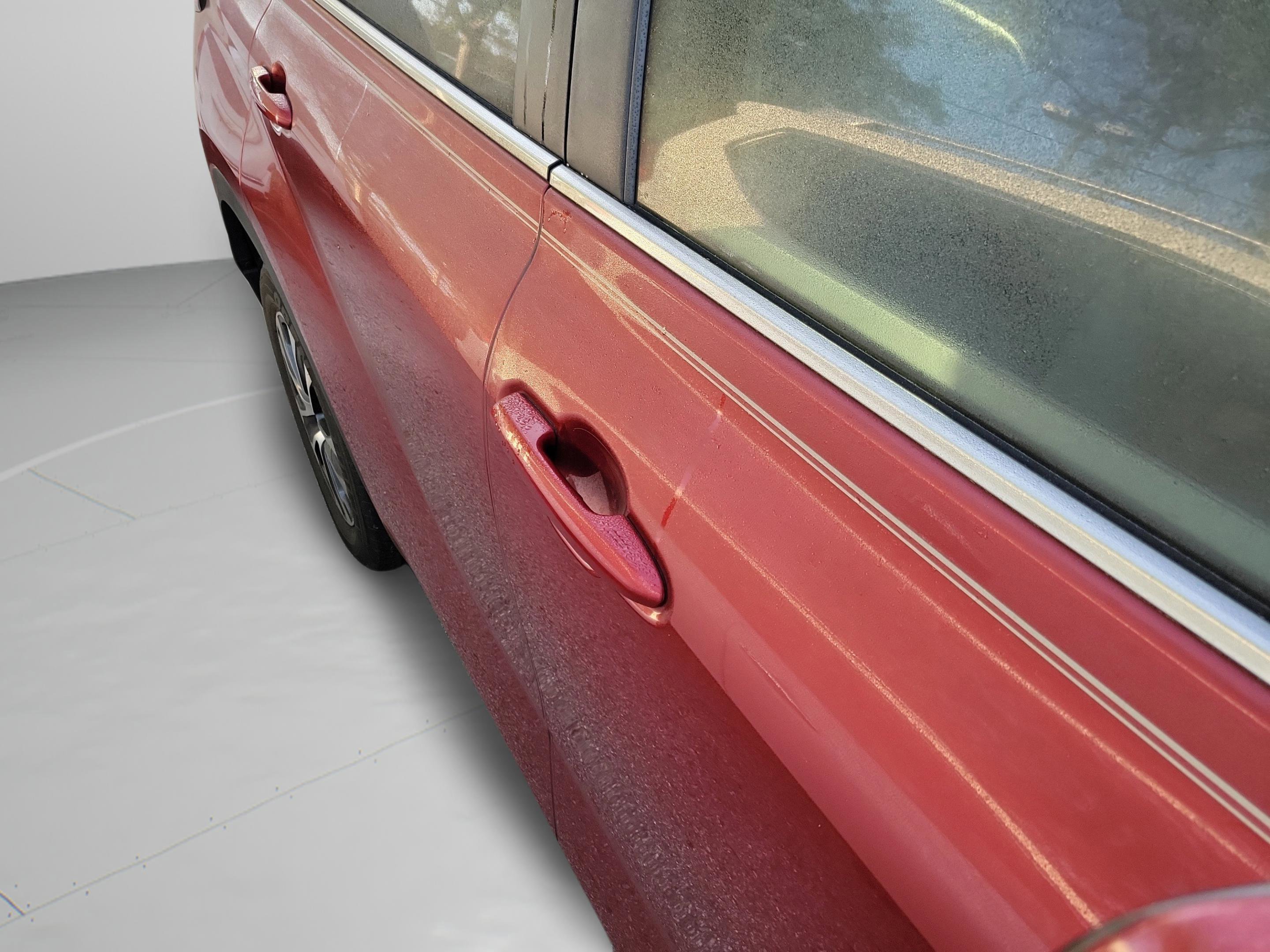 Used 2023 Toyota Highlander XLE image 14