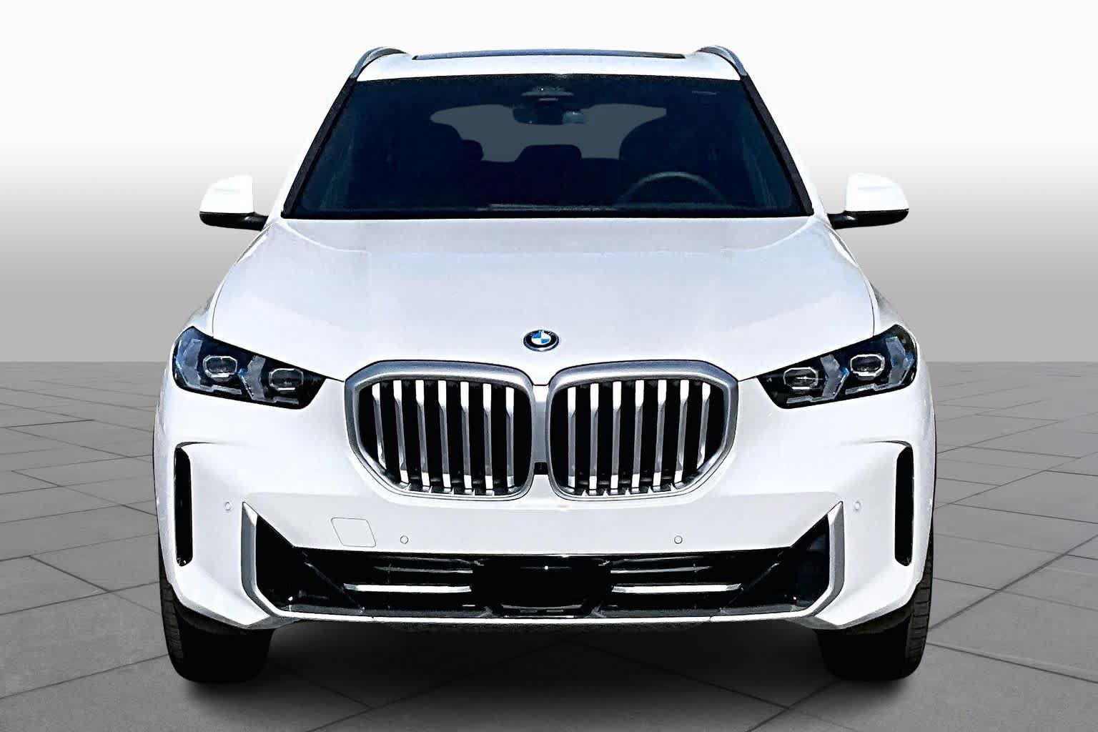 New 2026 BMW X5 xDrive50e w/ Climate Comfort Package AWD/4WD image 3
