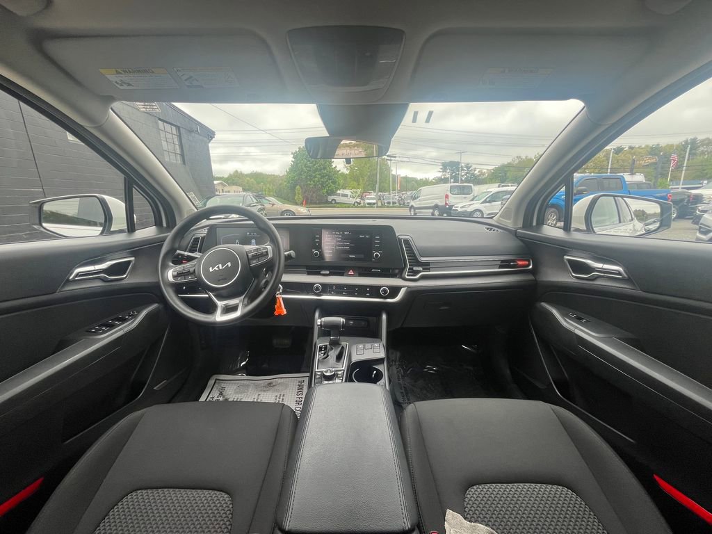 Used 2025 Kia Sportage LX AWD/4WD image 17