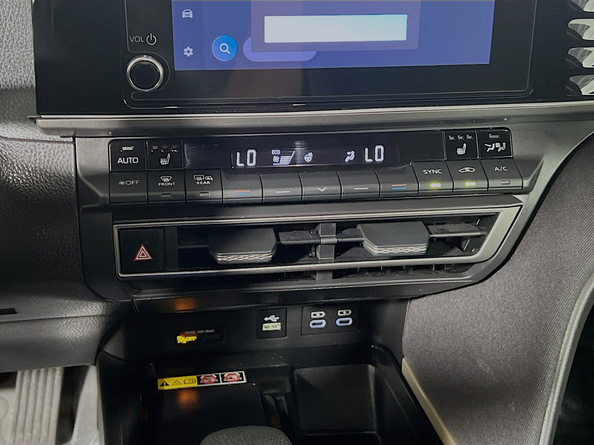 Used 2025 Toyota Camry LE w/ Convenience Package image 26