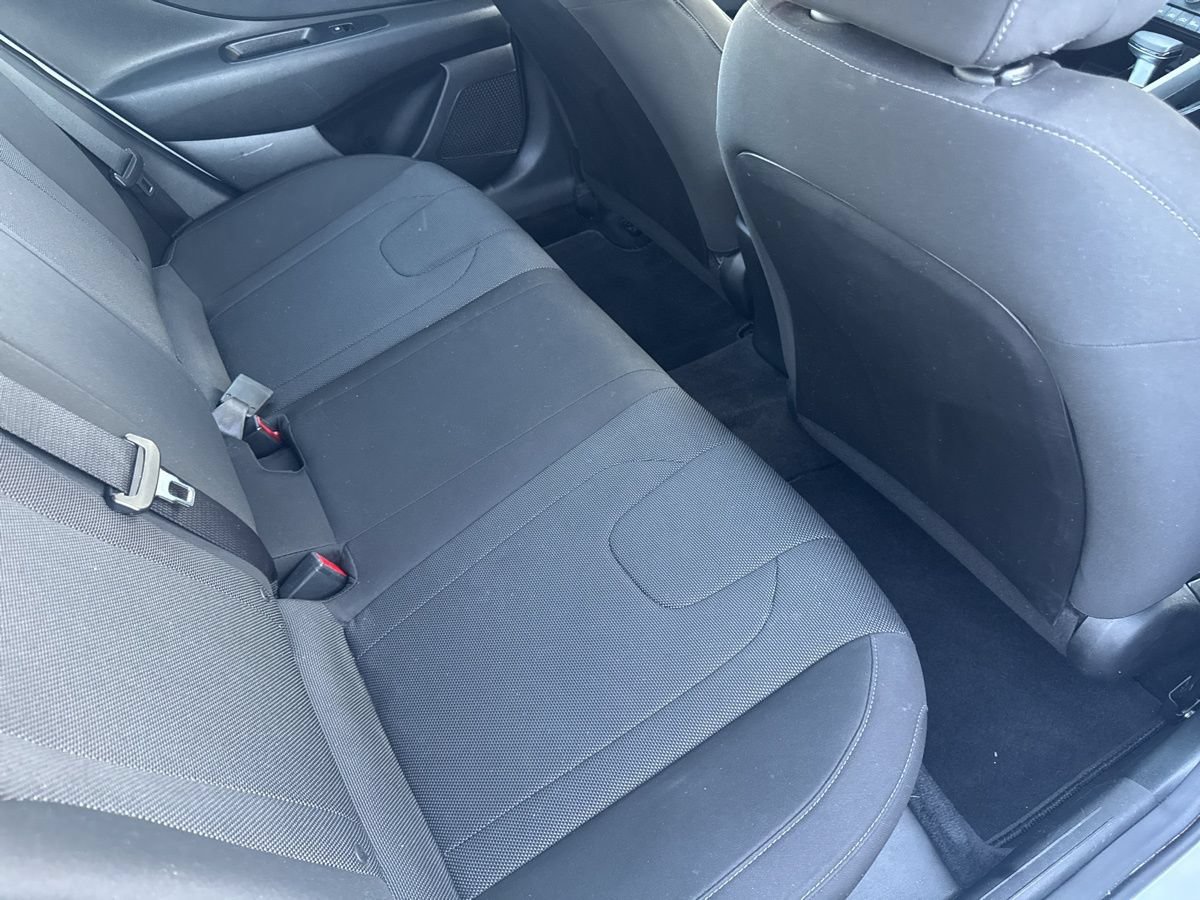 Used 2023 Hyundai Elantra SE FWD image 41