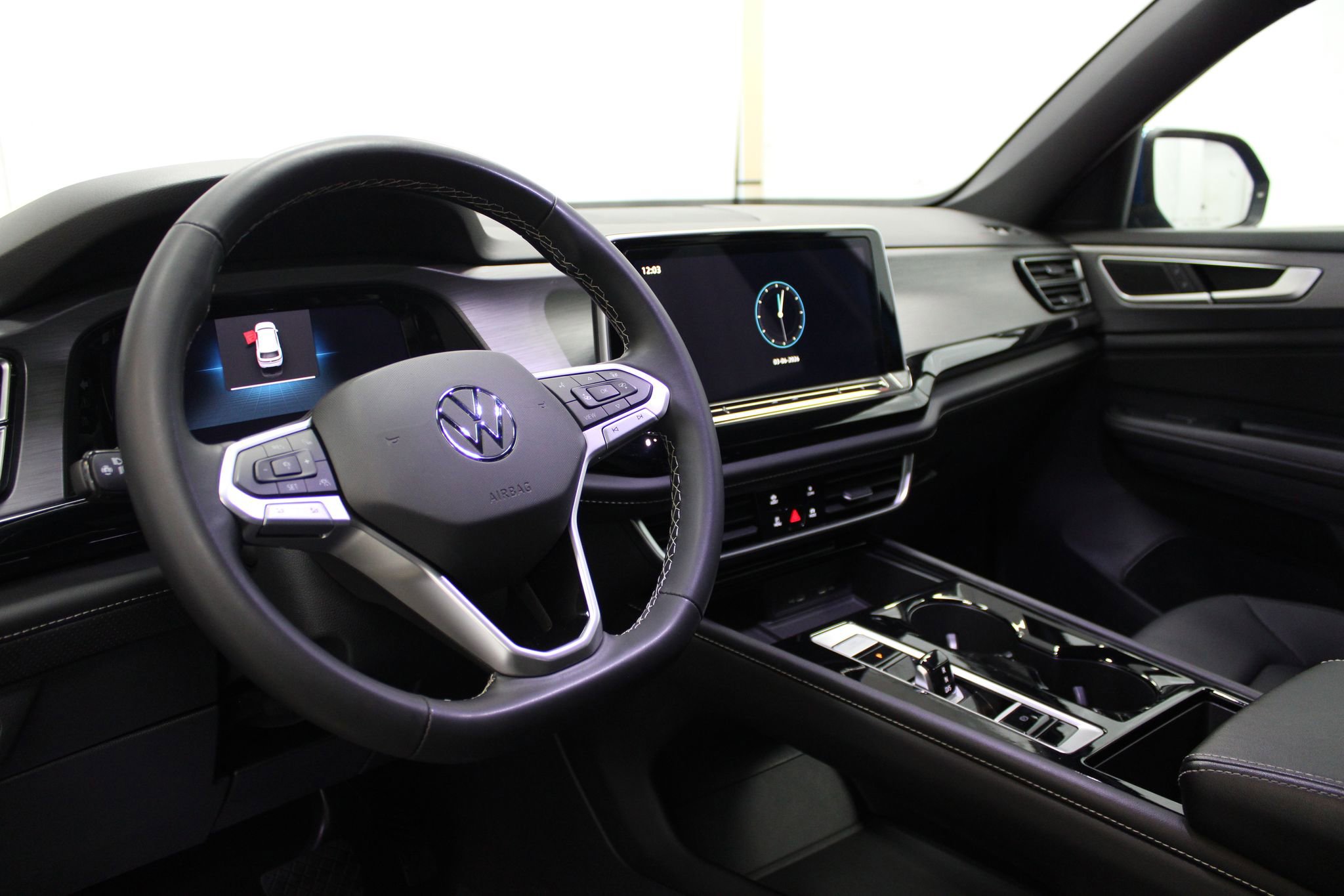 Used 2024 Volkswagen Atlas Cross Sport SE image 15