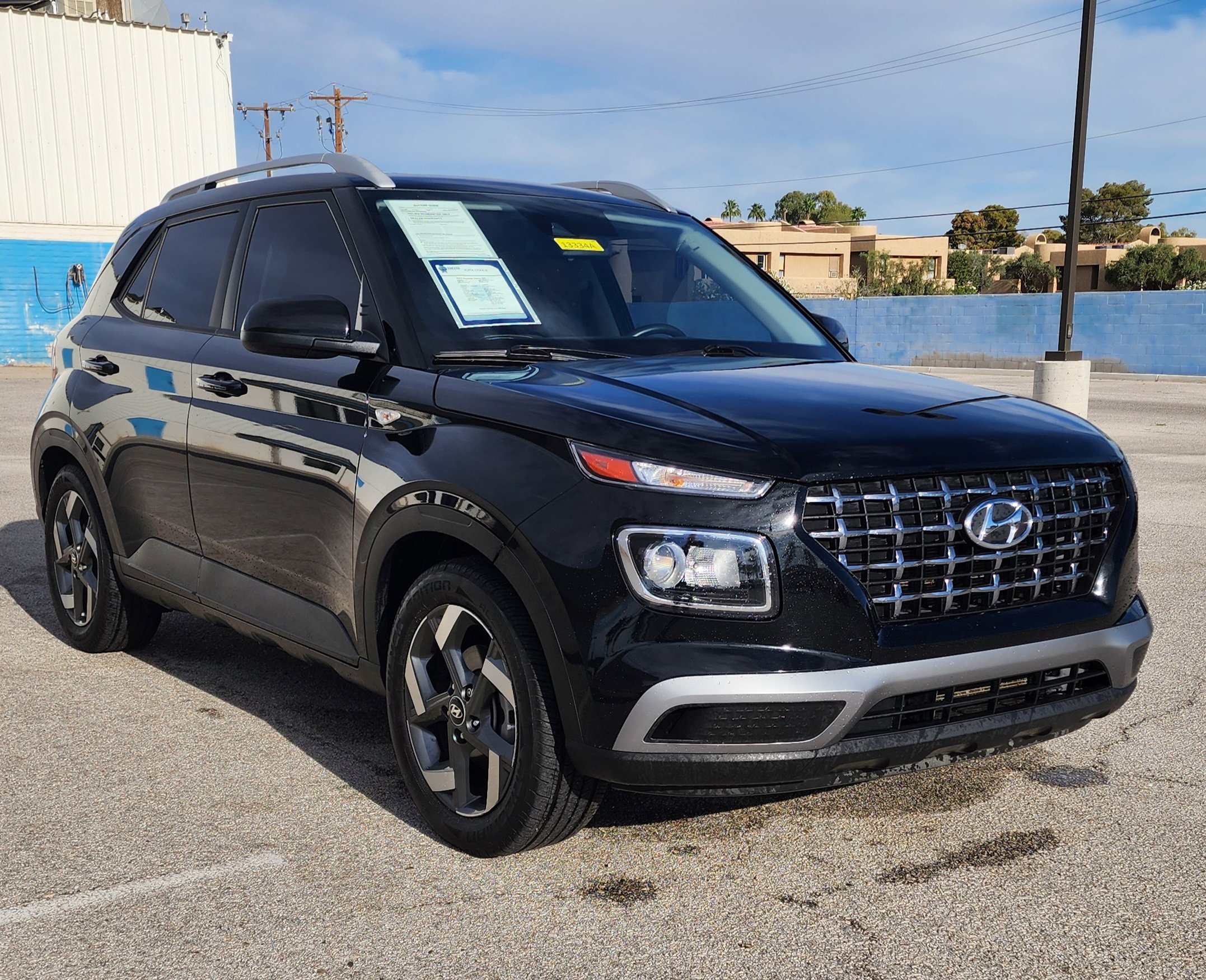 Used 2022 Hyundai Venue SEL w/ Cargo Package image 3