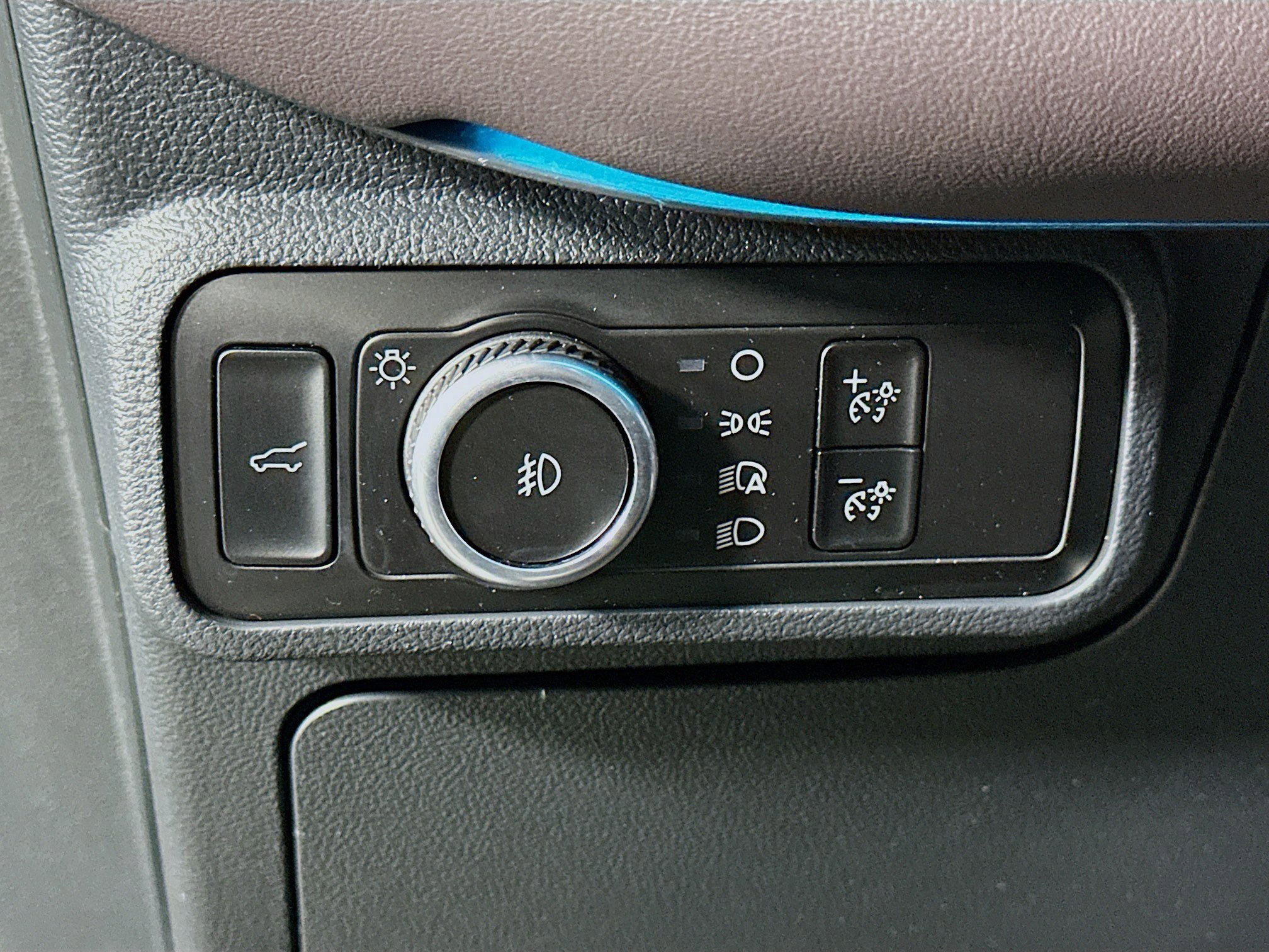 Used 2025 Ford Explorer Platinum image 17