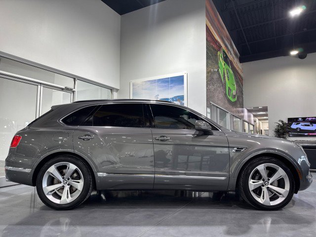 Used 2017 Bentley Bentayga image 5