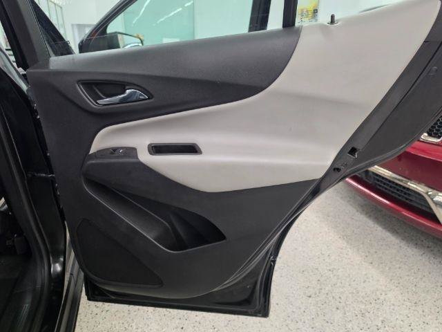 Used 2018 Chevrolet Equinox LS FWD image 35