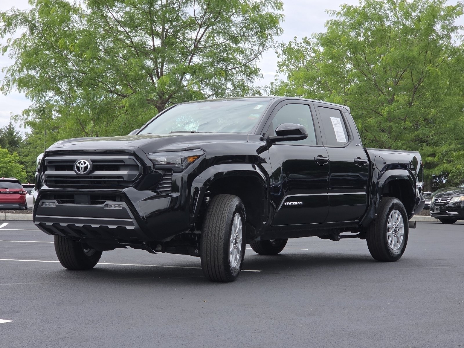 Used 2025 Toyota Tacoma SR5 AWD/4WD image 15