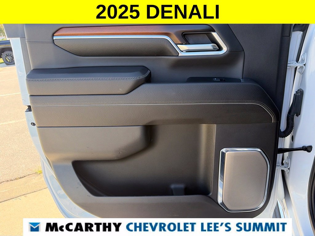 Used 2025 GMC Sierra 3500 Denali AWD/4WD image 41