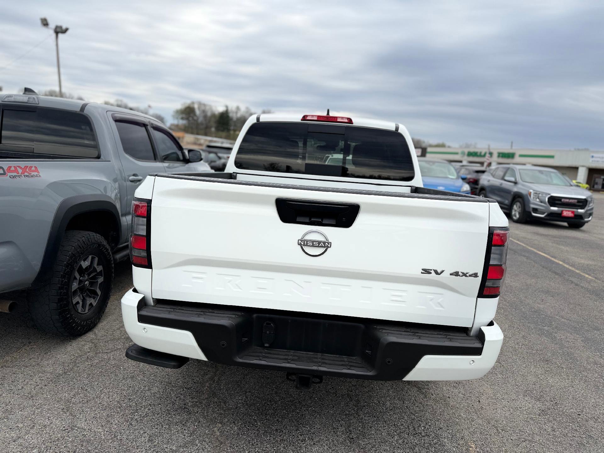 Used 2023 Nissan Frontier SV w/ SV Convenience Package AWD/4WD image 4