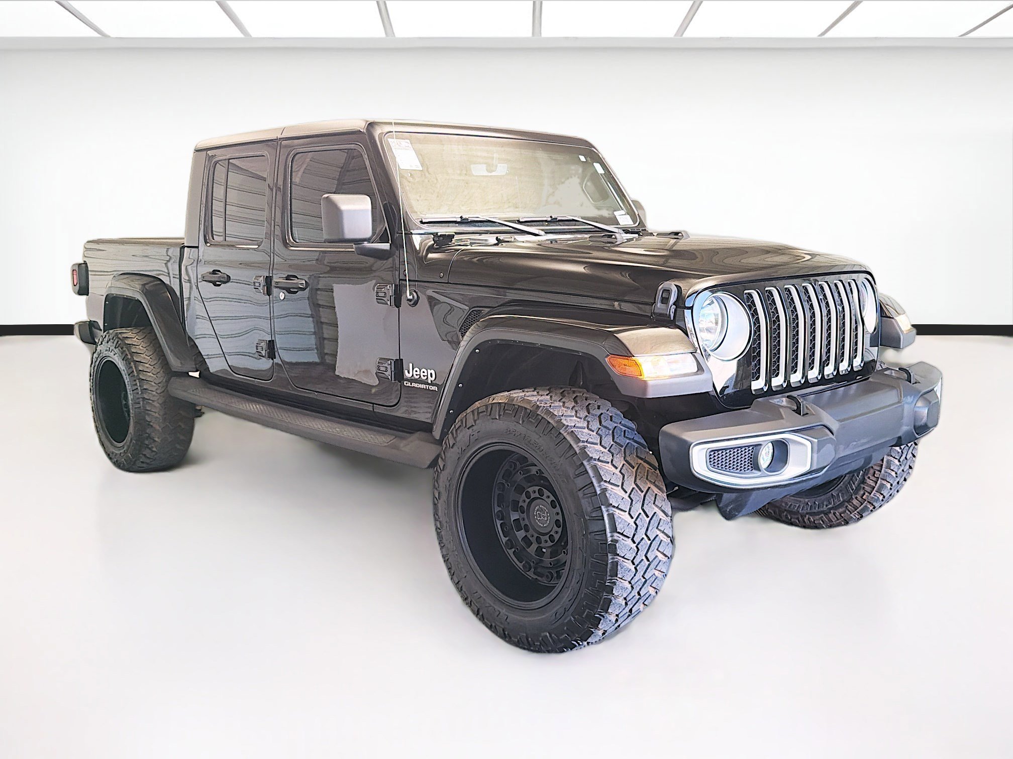 Used 2022 Jeep Gladiator Overland w/ Trailer Tow Package AWD/4WD image 3