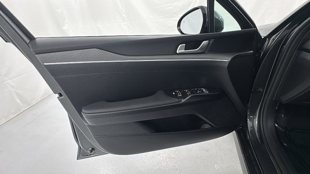 New 2026 Kia K5 LXS image 16