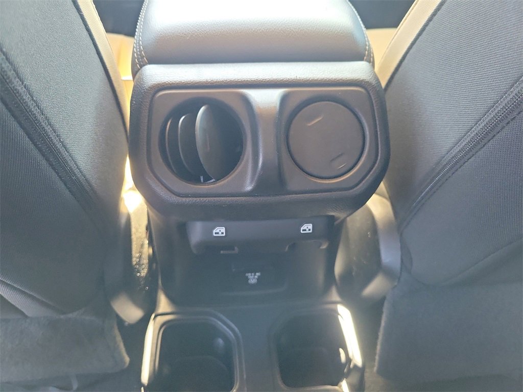 Used 2021 Jeep Wrangler Unlimited Sahara image 10