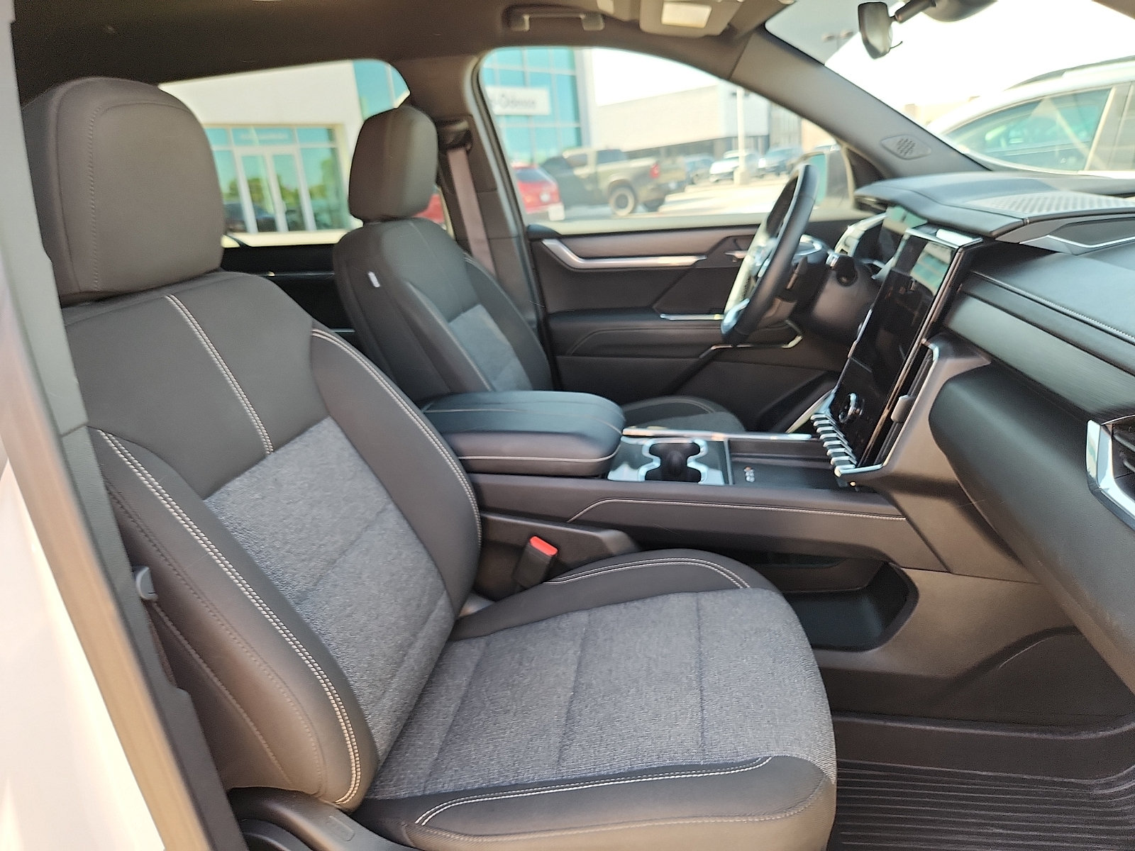 Used 2025 GMC Acadia Elevation w/ LPO, Floor Liner Package FWD image 14