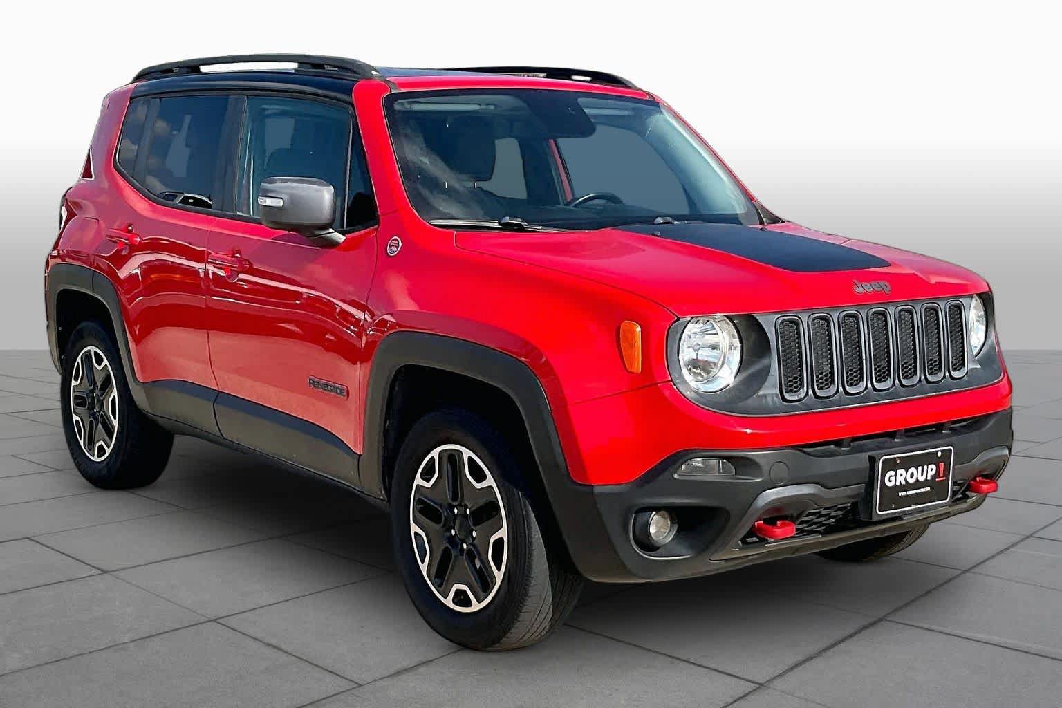 Used 2016 Jeep Renegade Trailhawk w/ Premium Trailhawk Package AWD/4WD image 3