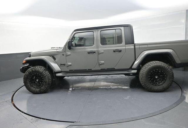 Used 2022 Jeep Gladiator Sport image 4